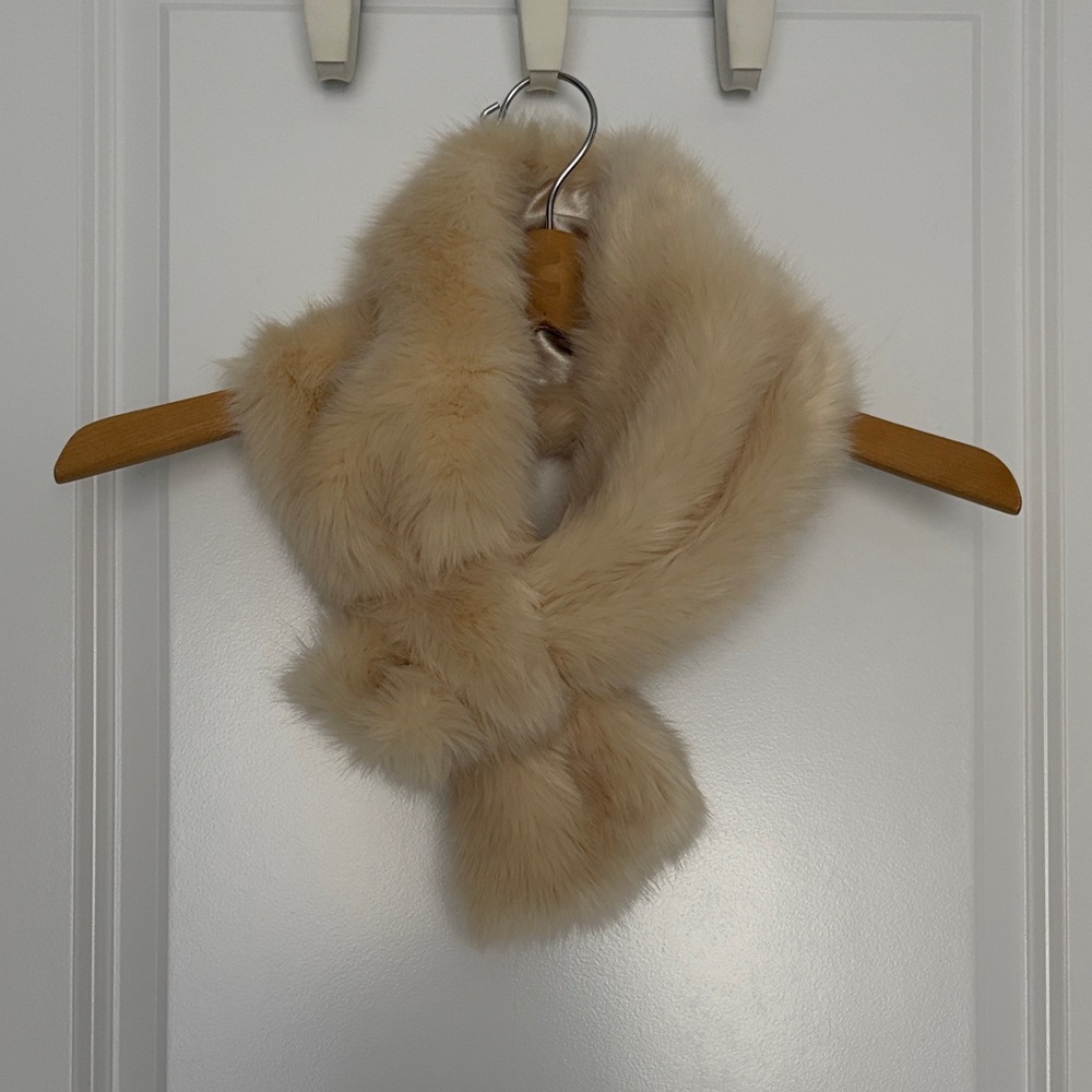 BNWT Topshop Faux Fur Stole